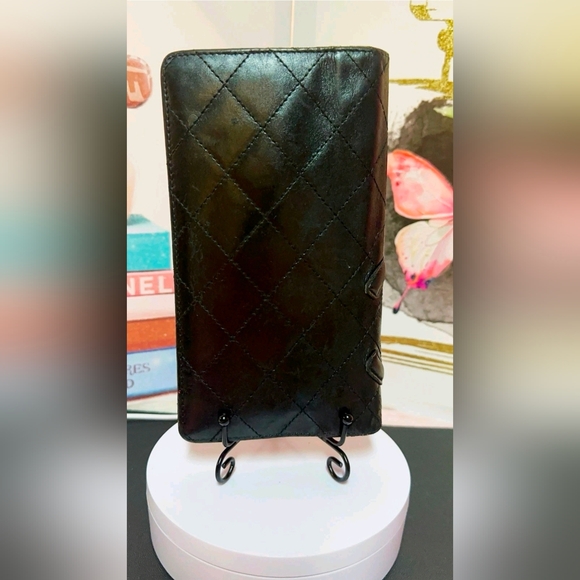 CHANEL Black Quilted Clutch - Picture 4 of 16